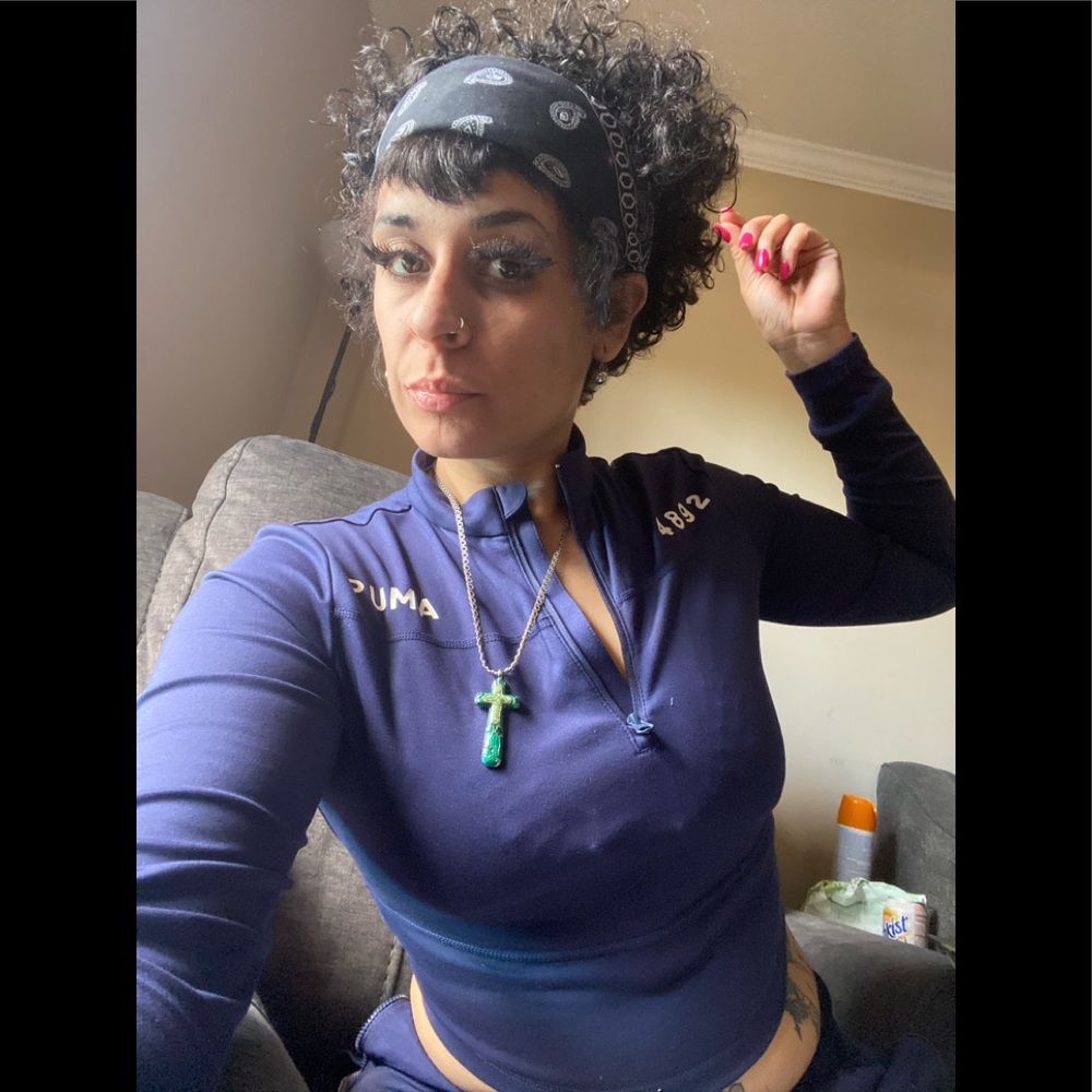 Meet your Posher, Alexisa